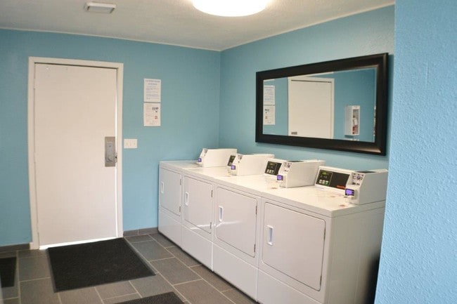 South Laundry Room - Brookshore Apartments