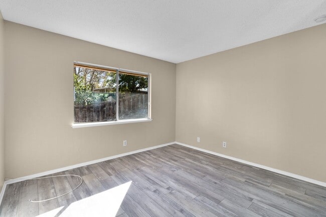 Photo - Victorville Green Tree Home- Refurbished 4 Bedrooms, 2 Bathrooms, New Paint,