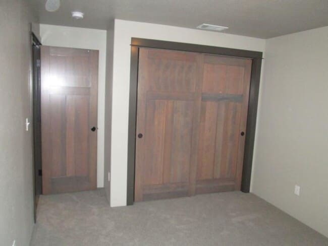 Photo - 3BED2BATH - YARD, GARAGE, LAUNDRY HOOKUPS