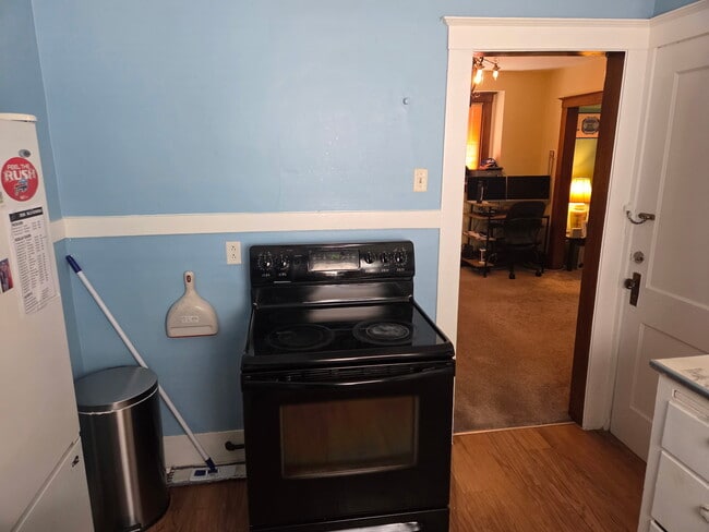 Photo - 303 Crestwood Ave Unit Upper
