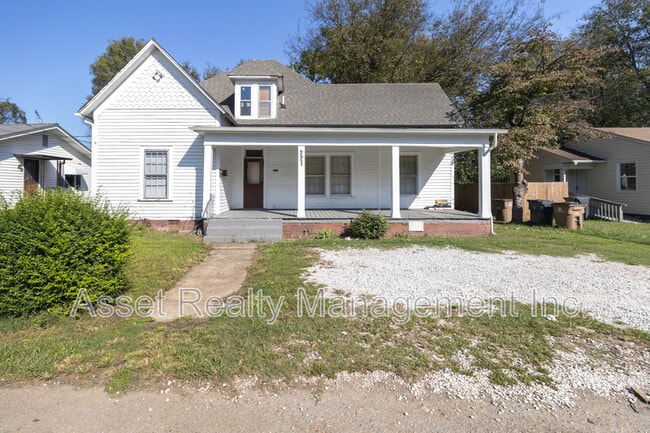 Photo - 221 Hawthorne Ave