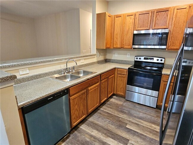 Photo - 2160 Spikerush Way