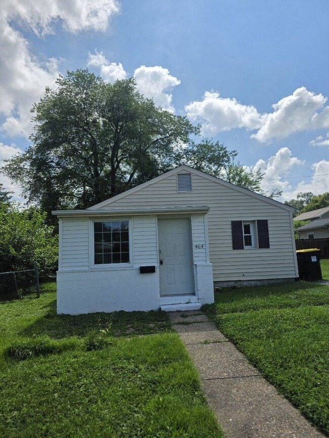 Photo - 464 Robinson Dr