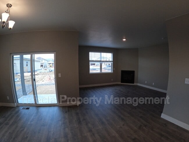 Photo - 1938 Raindrop Dr