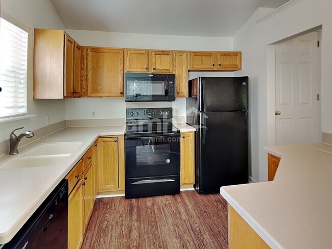 Photo - 7940 Ebony Road