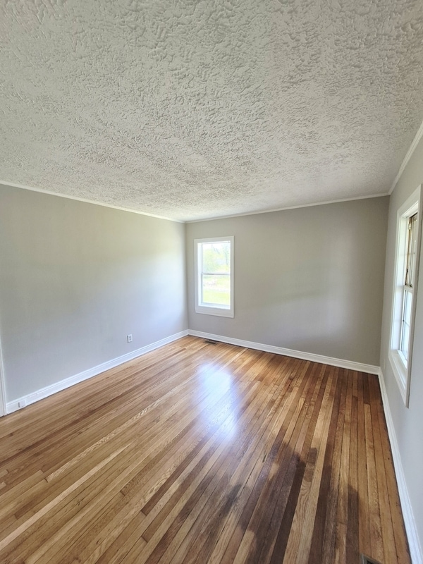 Photo - 2917 Creighton Rd