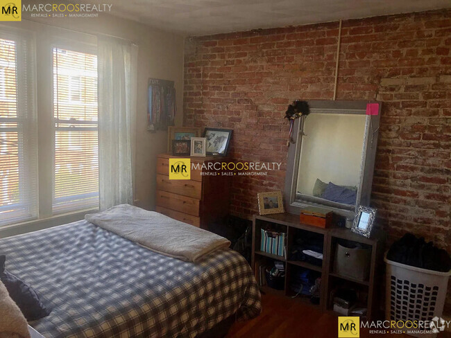Building Photo - 14 Colborne Rd Rental