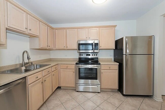 Building Photo - 70 W Huron St Unit APT 2004