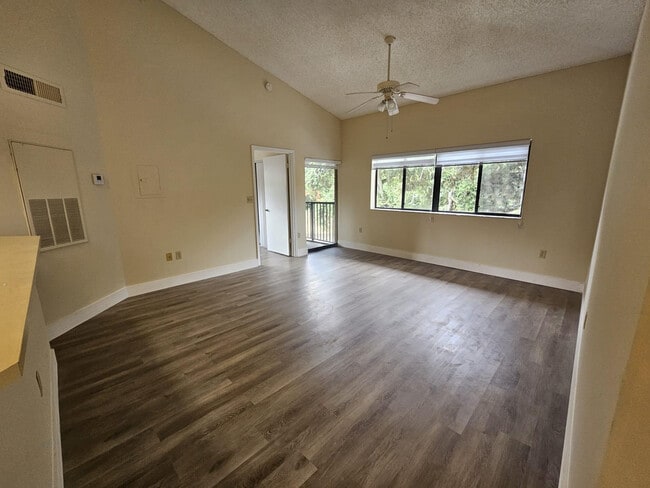 Photo - 2445 SW 18th Terrace Unit 1108