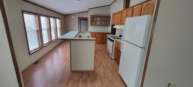 Building Photo - 9890 Eastwinds Dr