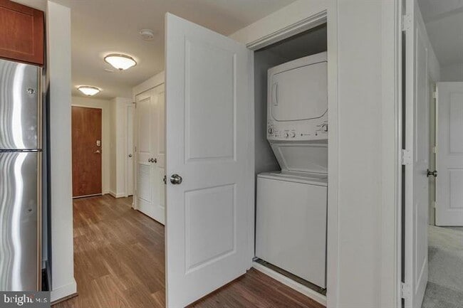 Photo - 905 N Jackson St Unit 402