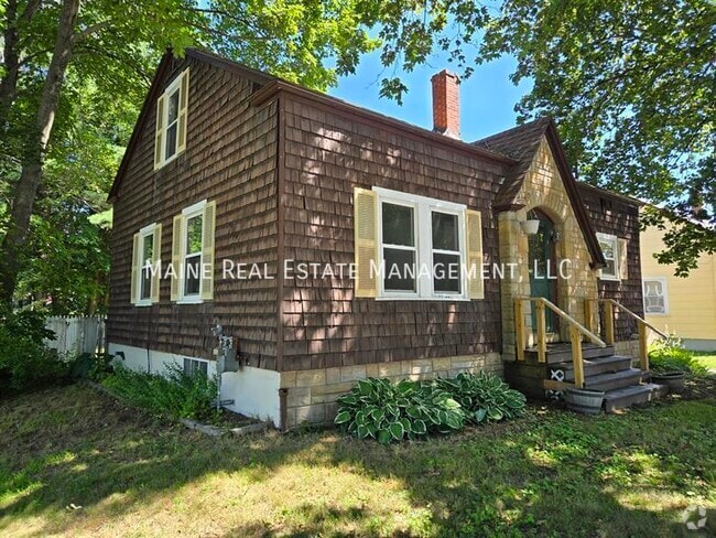 Building Photo - 885 Minot Ave Rental