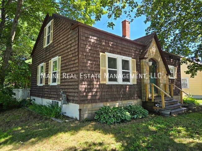 Building Photo - 885 Minot Ave Rental