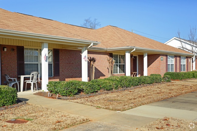 Photo - Court Manor Apartments