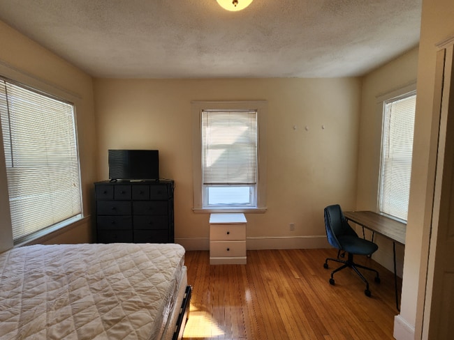 Photo - 66 Brook St Unit 2