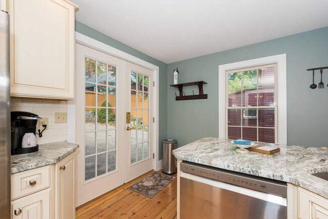 Photo - 69 Dennett St