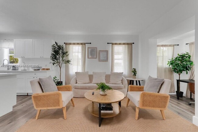 Photo - 180 NW 69th St