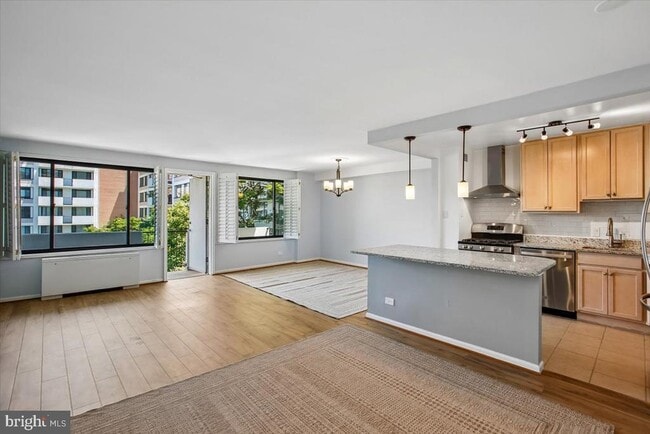 Building Photo - 4501 Arlington Blvd Unit 502