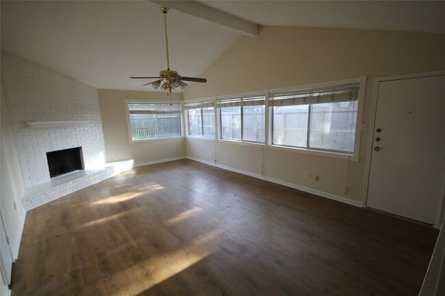 Photo - 5302 Town Park Blvd