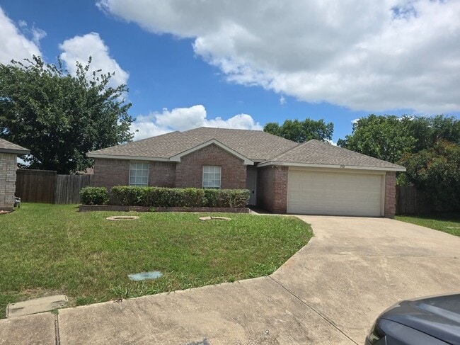 Building Photo - 1512 Parrot Ct