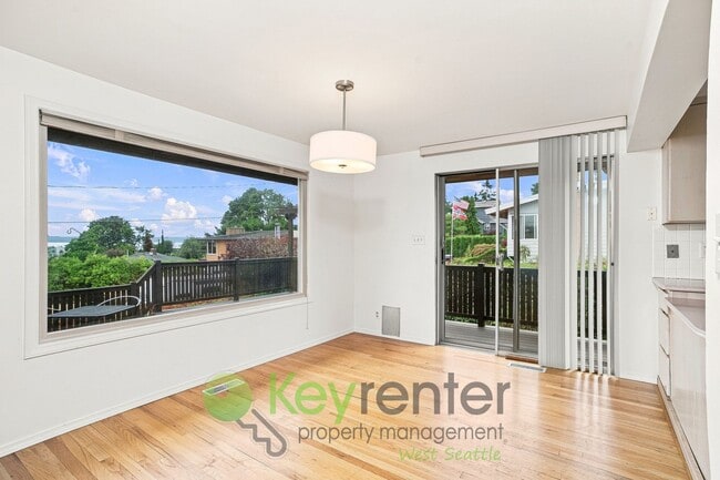 924 S 226th Pl