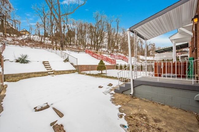 Photo - AVAILABLE MAY 1ST! UPDATED THROUGHOUT! 3-bedroom in Beechview!