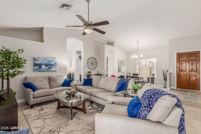 Photo - 868 E Page St