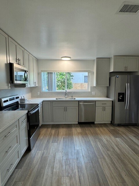 Kitchen - 757 Applewood Dr Unidad Main House