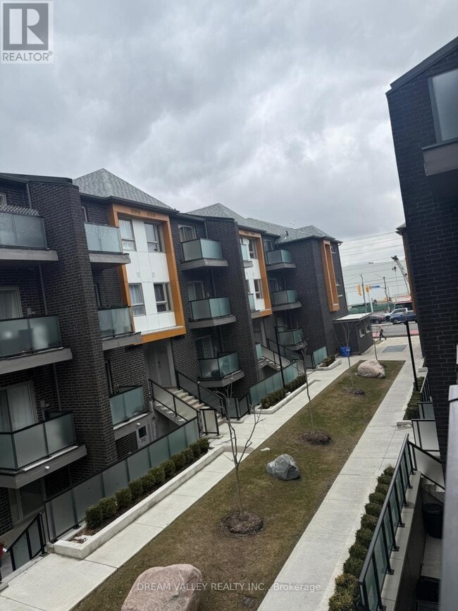 Photo - 2789 Eglinton Ave E