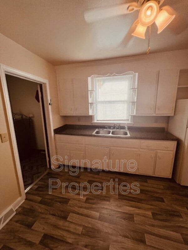 Photo - 2128 N Whitehill Dr