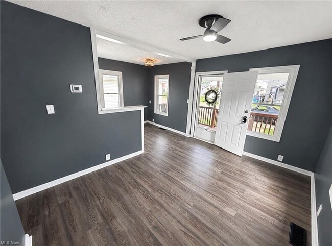 Photo - 2127 Hoge Ave