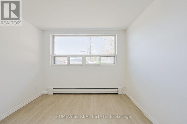 Photo - 2204 Dufferin St Unit 107