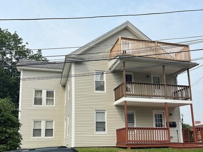 Building Photo - 10 5th Ave Unit 2