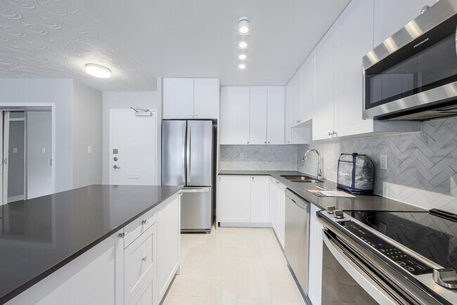 Photo - Valley Court