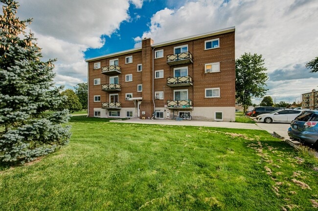 Building Photo - 92-106 Borden Street & 9-41 Essex Street