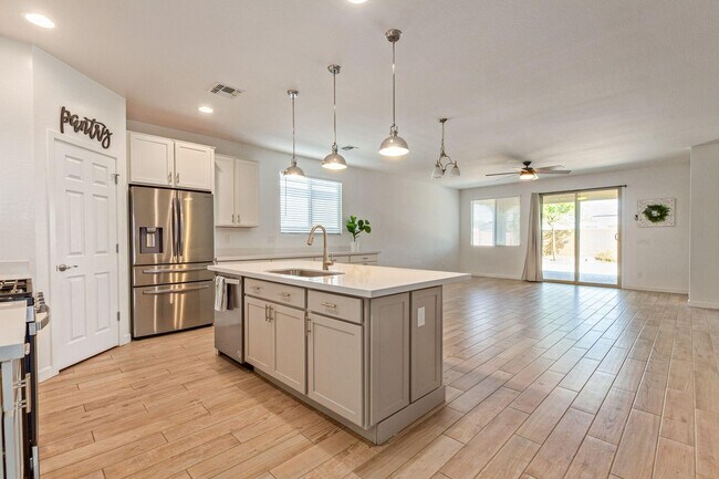 Photo - 10617 S 55th Dr