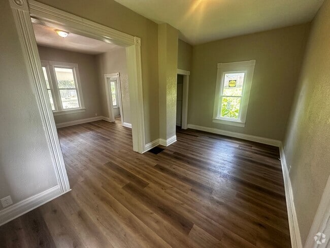 Building Photo - 1413 Ridenbaugh St Rental