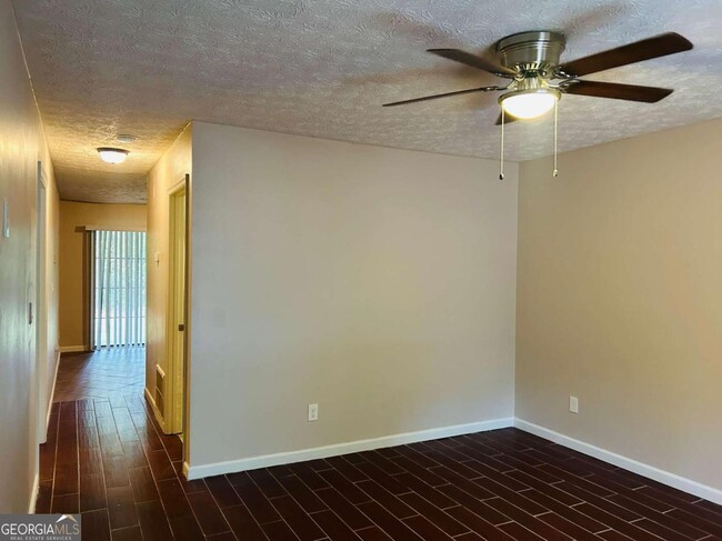 Photo - 140 Summerwood Dr