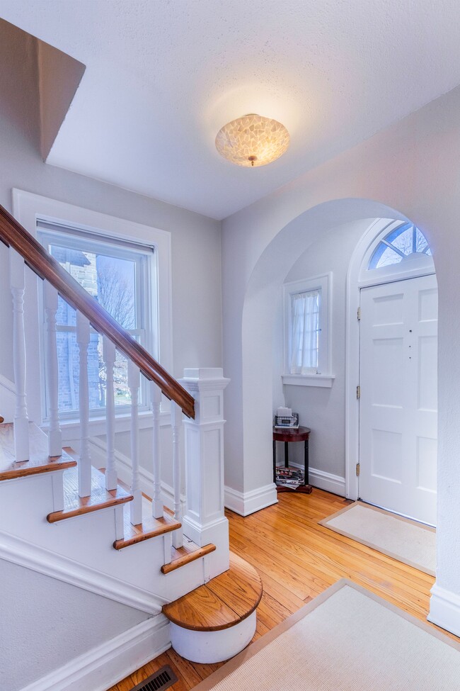 Photo - 525 Donne Ave