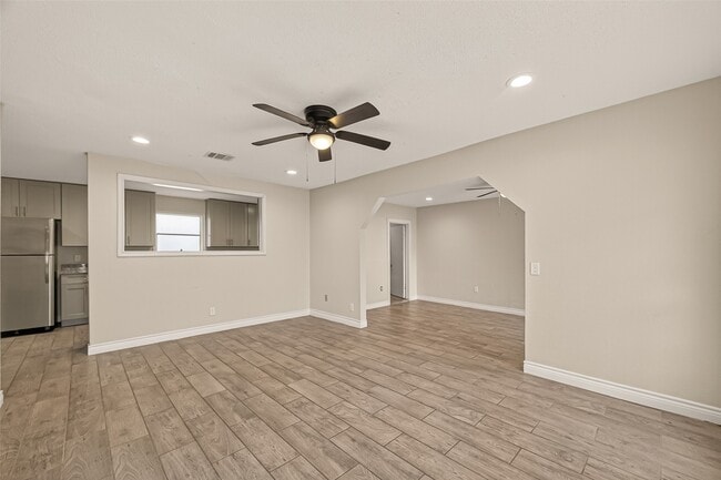 Photo - 3214 Longwood Dr