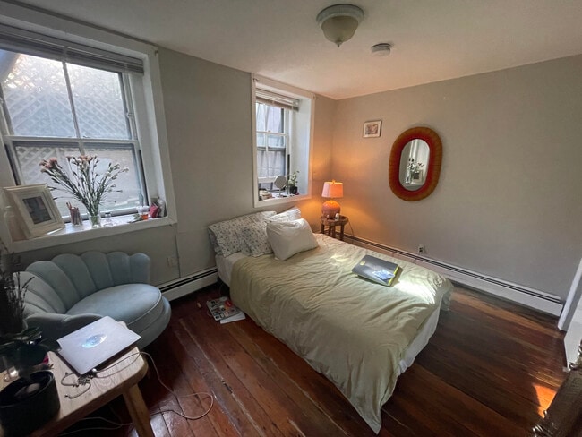 Photo - 74 Saint Stephen St