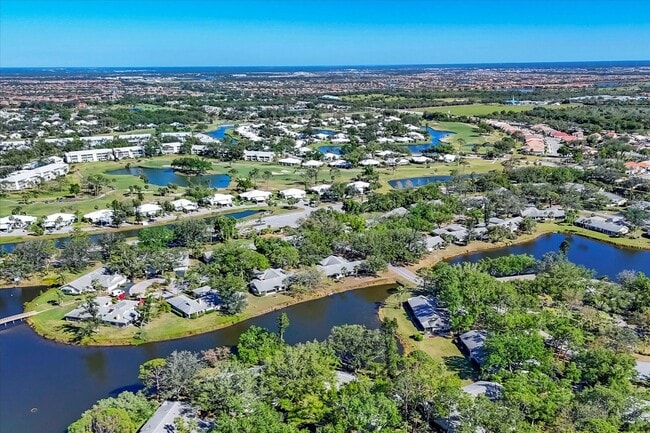 Photo - New Listing in The Plantation - 3BD/2BA/2CG Lakefront Unidad 245