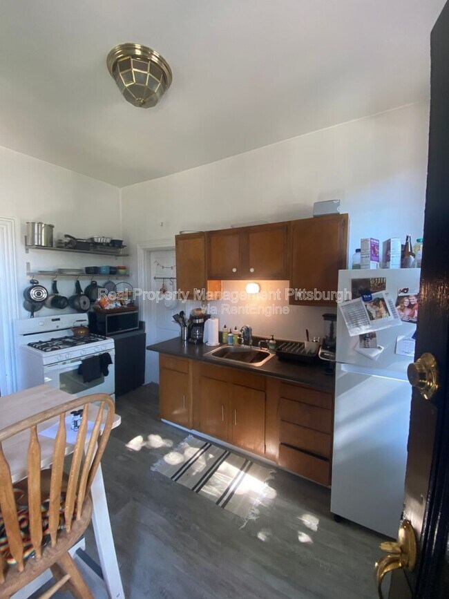Photo - 207 S Millvale Ave Unidad 1