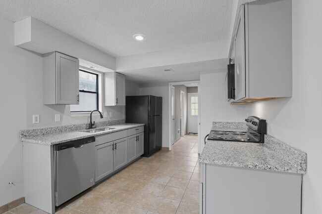 Photo - 3 Bedroom duplex in Olathe!