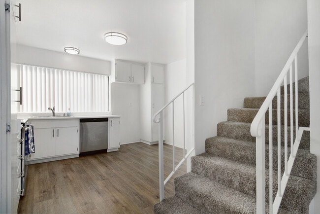 Photo - Zelzah Apartments