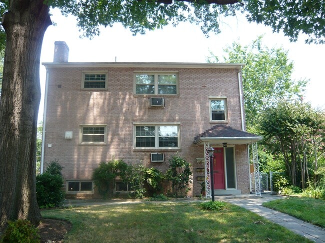 Building Photo - 805 23rd St S Unit A