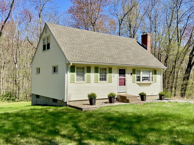 Photo - 66 Glenstone Dr House