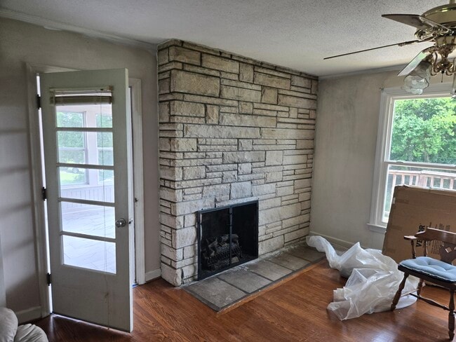 Photo - 507 Robinson Dr