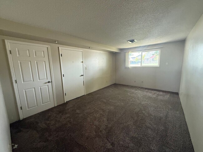 Photo - 240 Margaret Dr Unit Thompson 240 Margaret Drive 4D