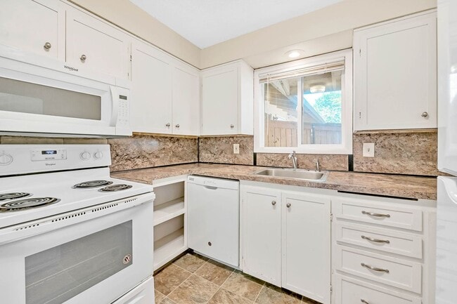 Photo - 1817-1817 Ferry St SE Unit 1817 Ferry St SE